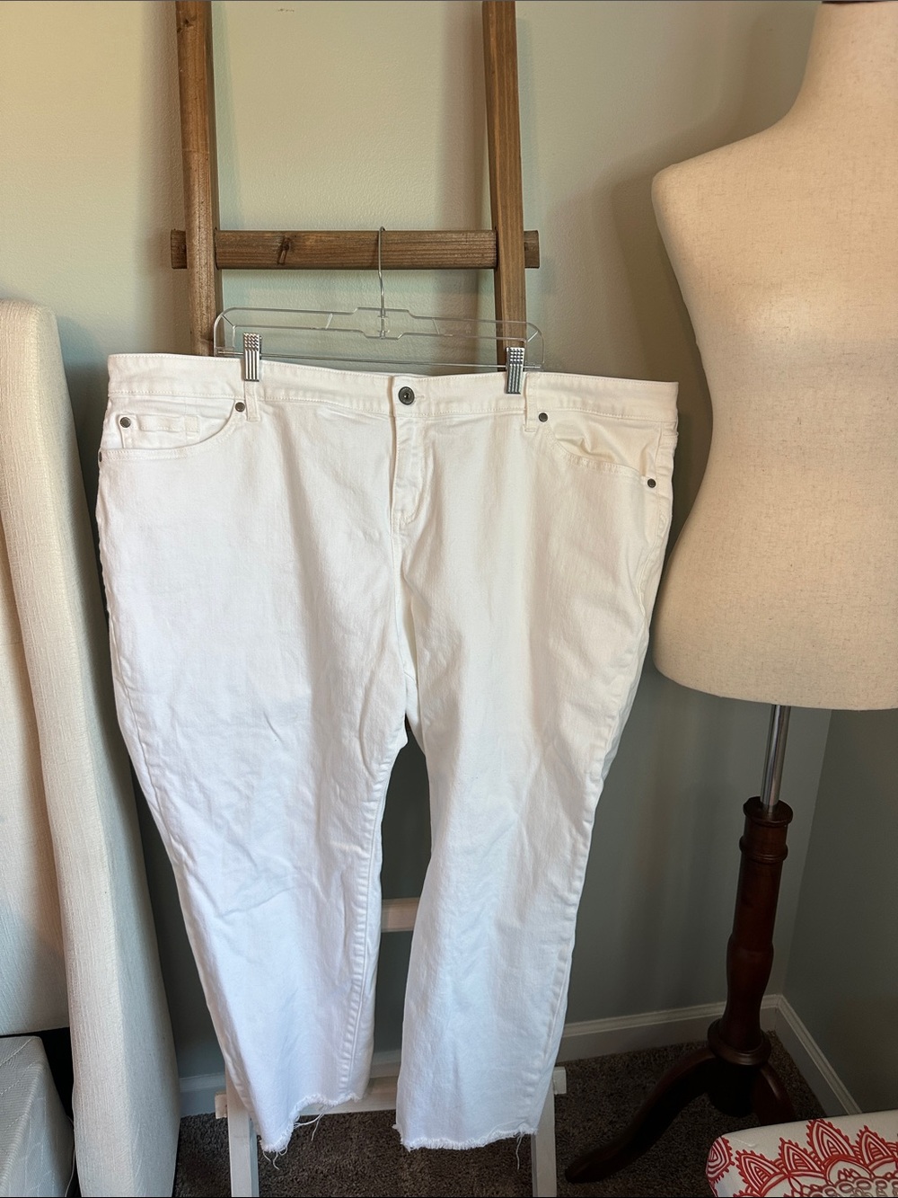 Torrid Denim Boyfriend Crop Pants Size 26